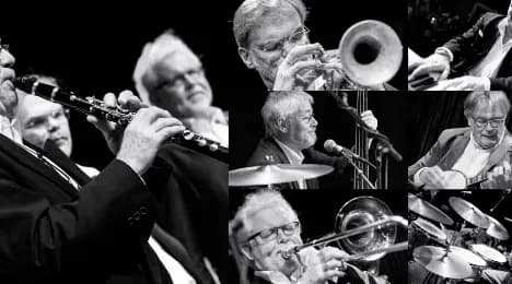 Swinging Feetwarmers (D)